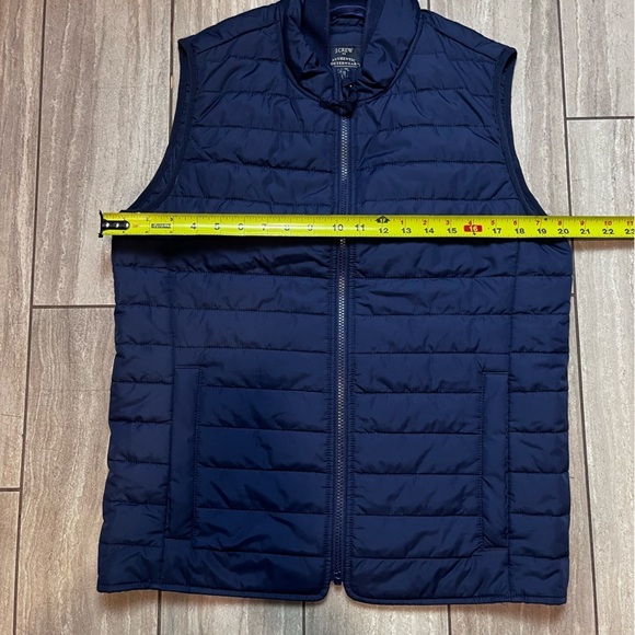 J Crew men’s  Authentic Outerwear Puffer Vest Navy Blue Size SMALL - Picture 4 of 6